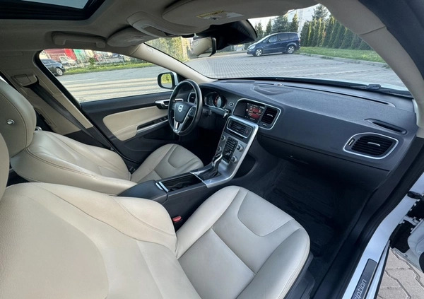 Volvo S60 cena 62000 przebieg: 177235, rok produkcji 2017 z Syców małe 407